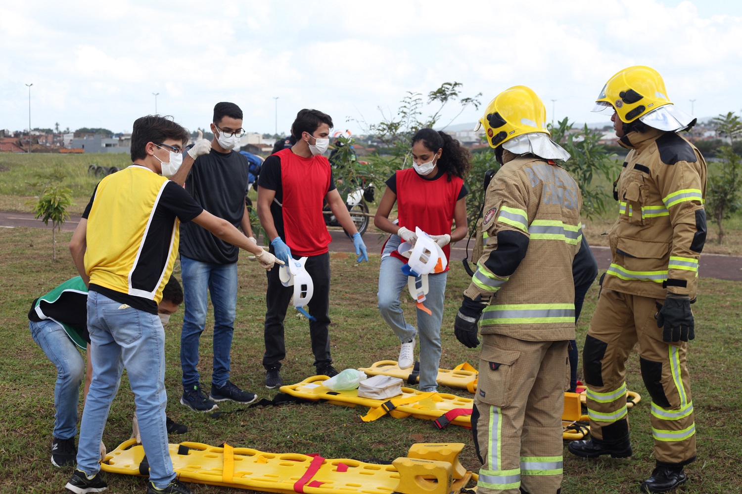 Alunos participantes foram divididos em três grupos: os que iriam ser as “vítimas”, os “socorristas” e os que iriam entrar para “atrapalhar” o salvamento