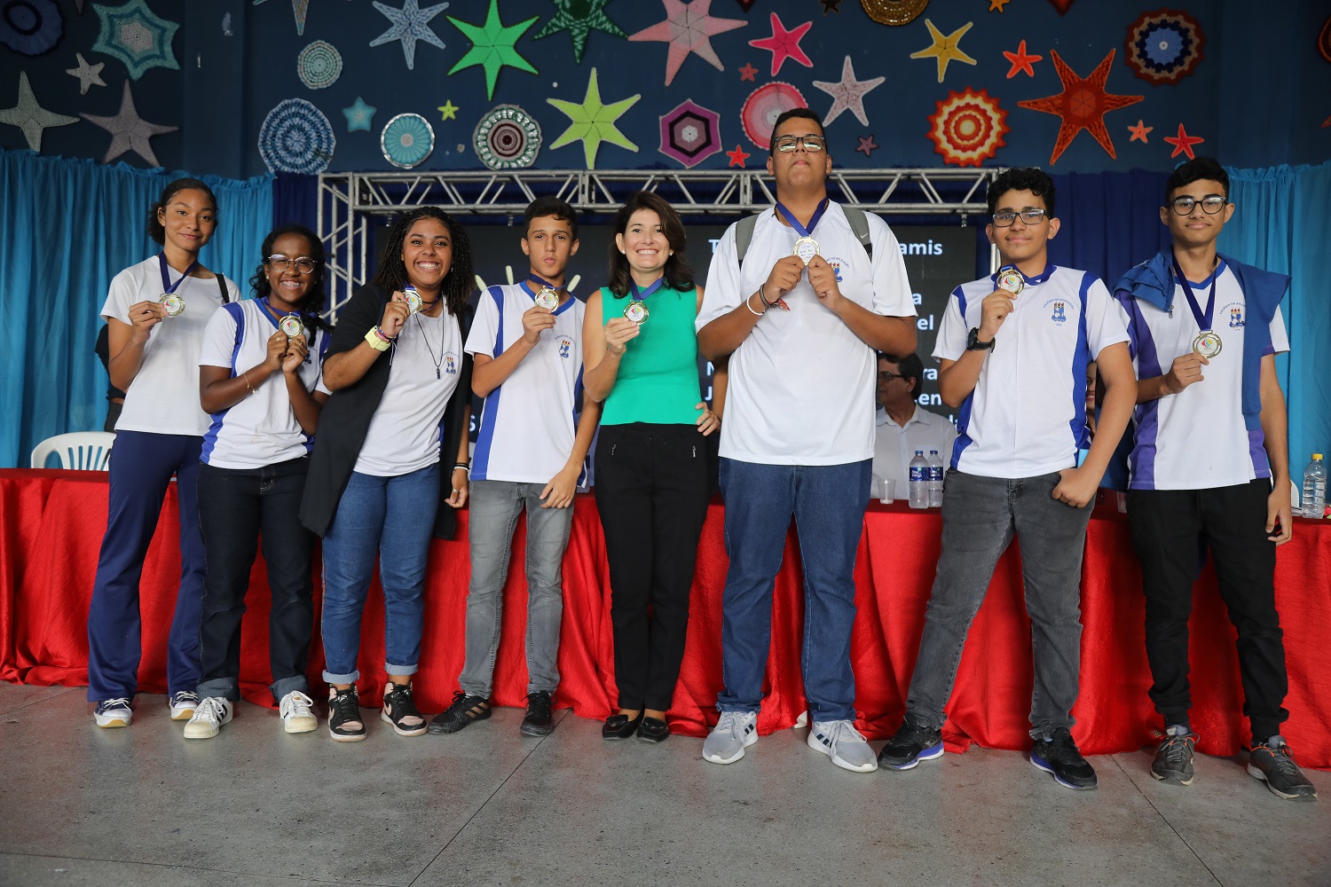 Alunos premiados durante solenidade. (foto: Adilson Andrade/Ascom UFS)