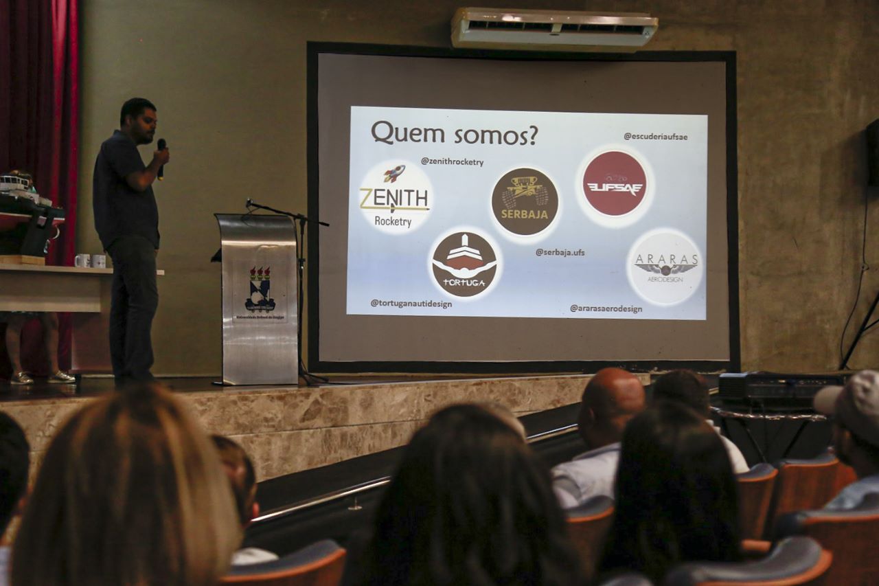 Somente a equipe Zenith é composta por cerca de 30 alunos