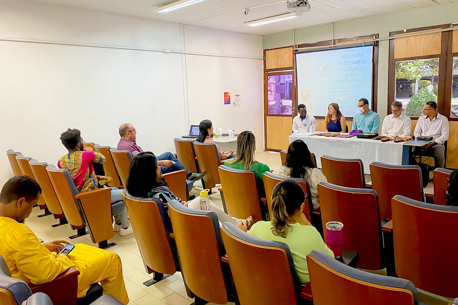 Objetivo de integrar e acolher os estudantes participantes do PEC-G