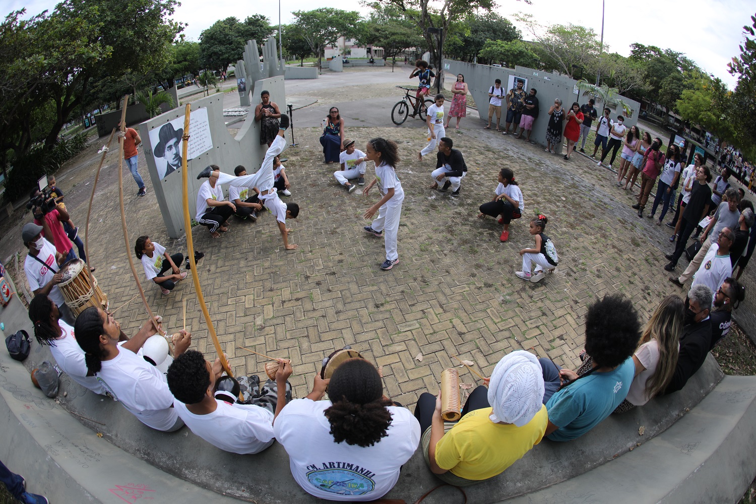Roda de capoeira aconteceu na Praça da Democracia da UFS