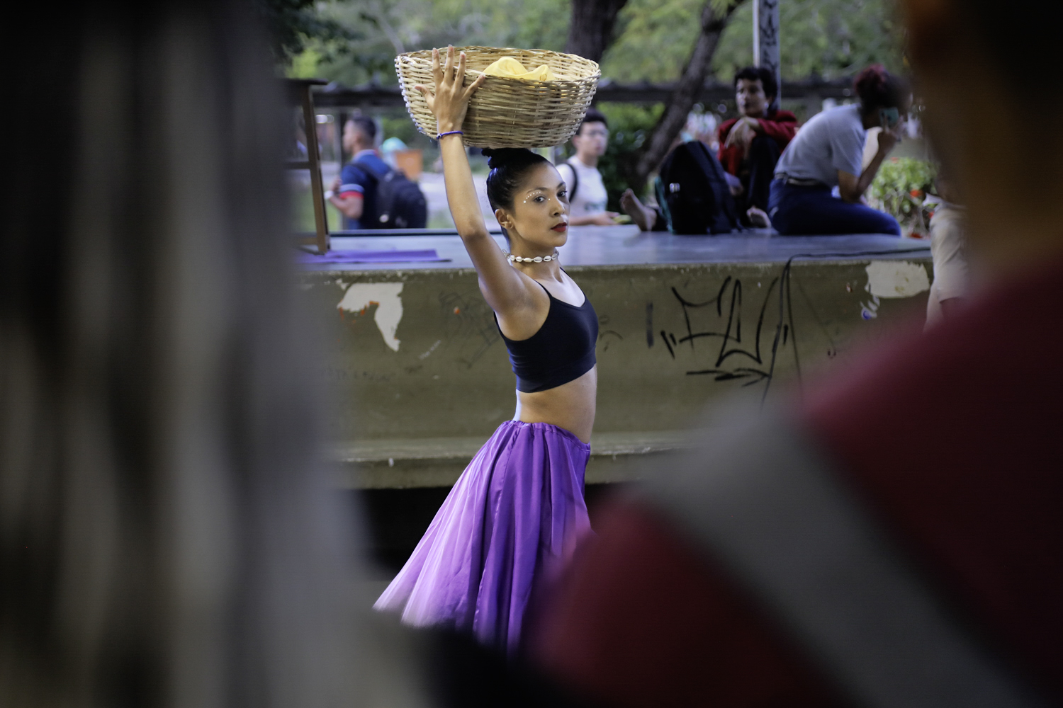 Amanda Oliveira, integrante do grupo Maria's, se apresentou, recentemente, no Encontro Cultural de Laranjeiras. (foto: Adilson Andrade/Ascom UFS) 