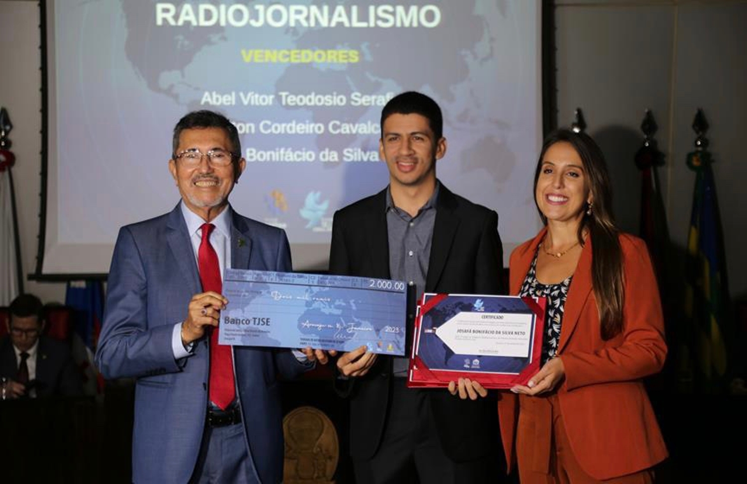 Presidente do TJ-SE, Edson Ulisses; Josafá Neto, jornalista da Rádio UFS; e Maíra Bittencourt, diretora de Comunicação da UFS. Fotos: Raphael Faria/TJ-SE