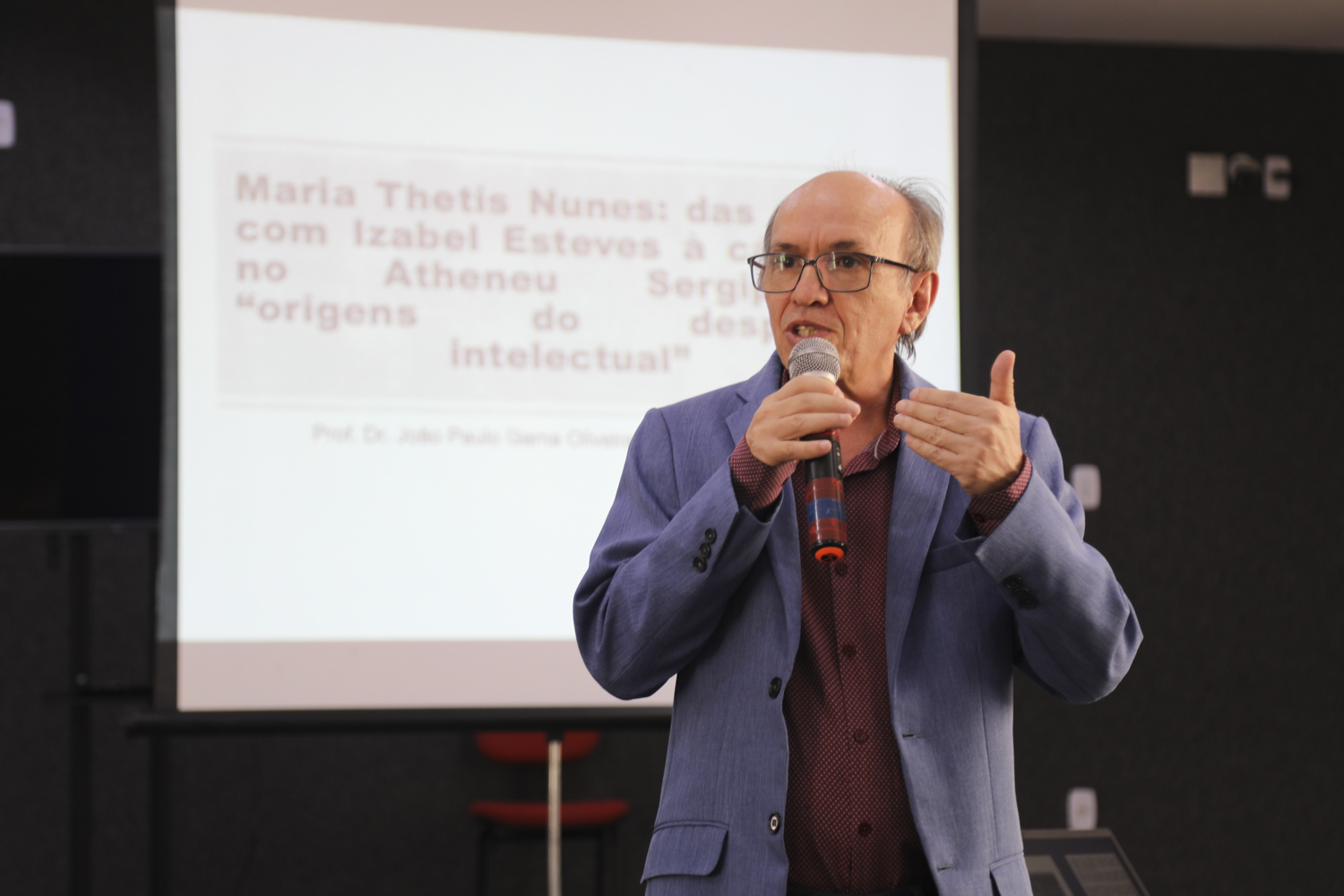 Rosalvo Ferreira, vice-reitor da UFS, destacou o engajamento de Thetis na educação sergipana. (Fotos: Adilson Andrade - Ascom UFS)