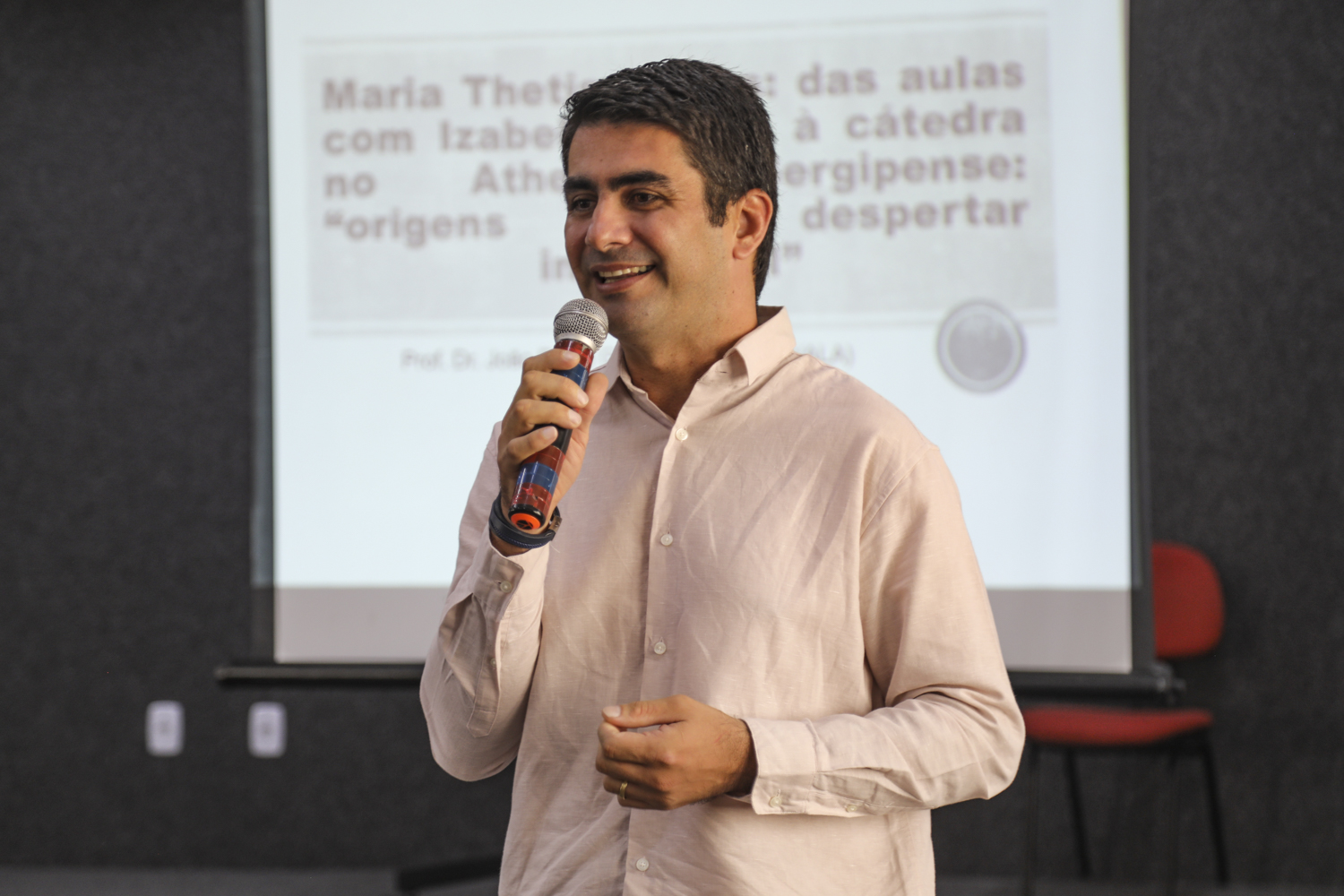 João Paulo Gama de Oliveira, pesquisador da UFS, trouxe de sua pesquisa de doutorado o conteúdo para sua conferência.