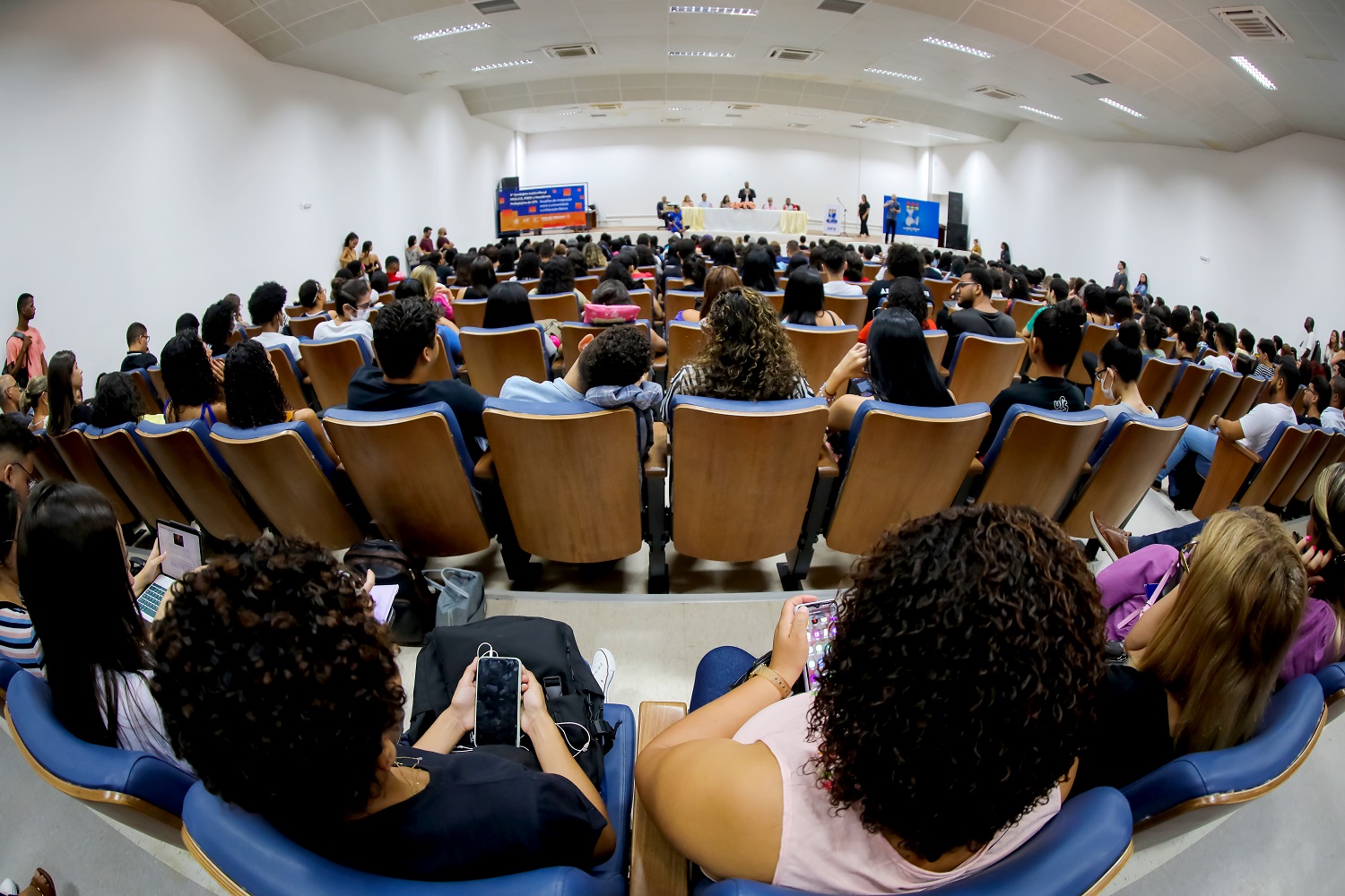 Evento busca estabelecer um intercâmbio com as instituições de educação básica que colaboram com o Pibid. Prolice e RP. (foto: Schirlene Reis/Ascom UFS)