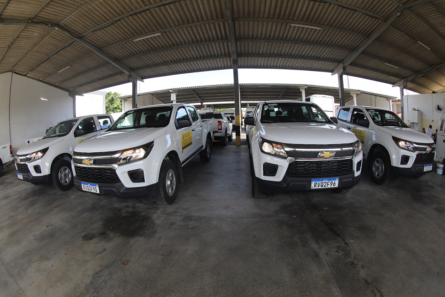 A instituição recebeu 11 caminhonetes, dois carros executivos e cinco picapes, distribuídos entre os campi. (foto: Schirlene Reis/Ascom UFS)