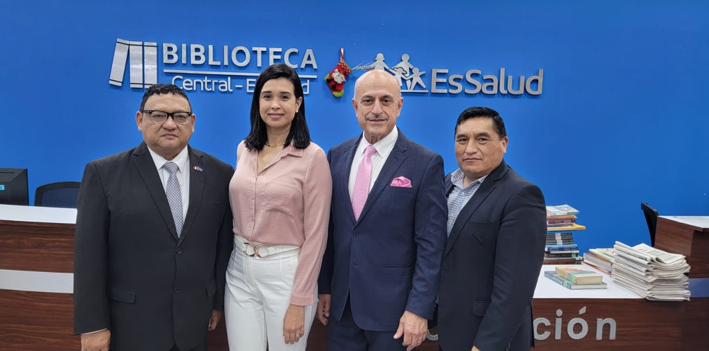 Encontro realizado em Lima com dirigentes do EsSalud, sistema de saúde pública do Peru
