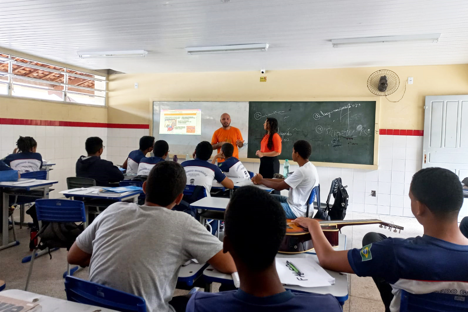 Em alusão ao Abril Laranja, UFS promove palestras sobre bem-estar animal e combate aos maus-tratos em escolas de São Cristóvão e Aracaju (Foto: Arquivo pessoal)