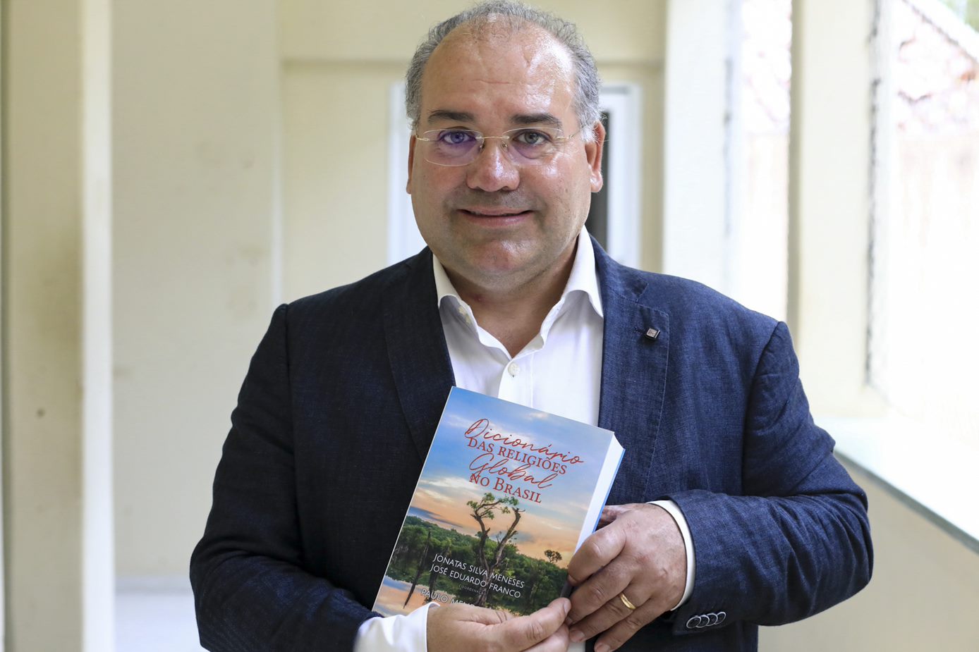 Obra contou com a supervisão do professor José Eduardo Franco, durante pós-doutoramento do professor Jonatas Silva Menezes, na Universidade Aberta de Lisboa