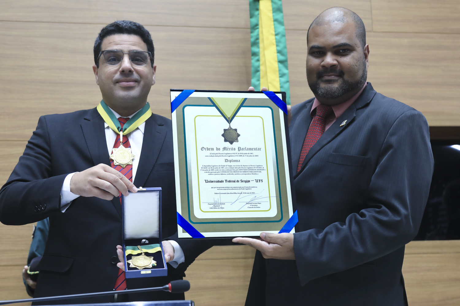 UFS recebeu a Medalha da Ordem do Mérito Parlamentar, outorgada pela Alese, por indicação do deputado Jeferson Andrade, presidente da Casa. (Fotos: Adilson Andrade / Ascom UFS)