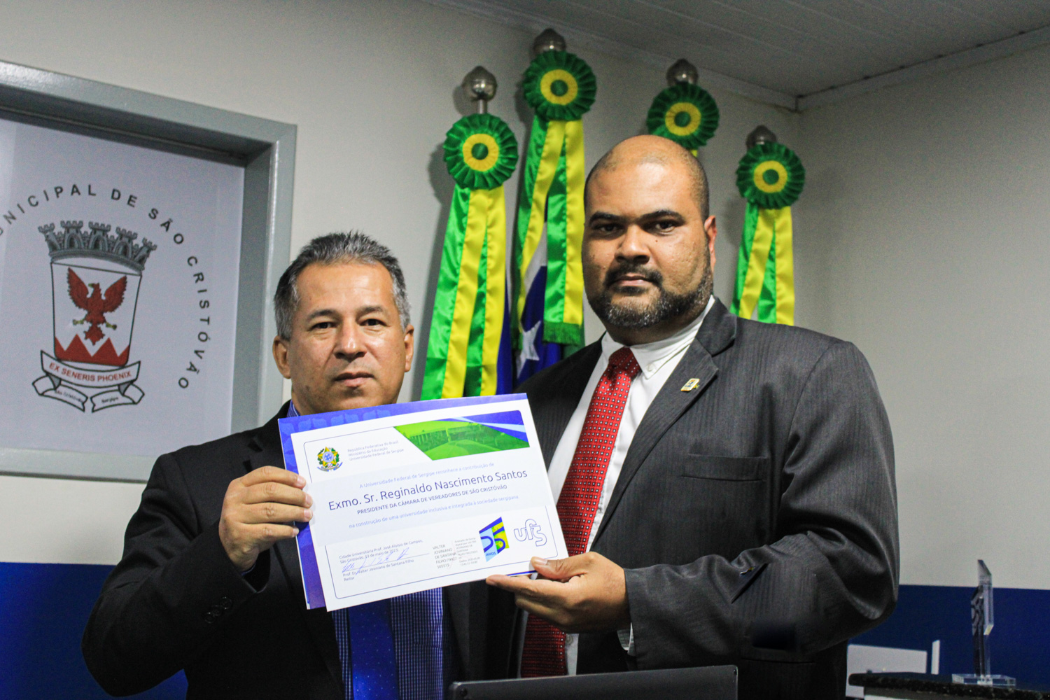 Presidente da Câmara,Régis do Rosa, recebeu certificado de reconhecimento à parceria da Câmara com a UFS.