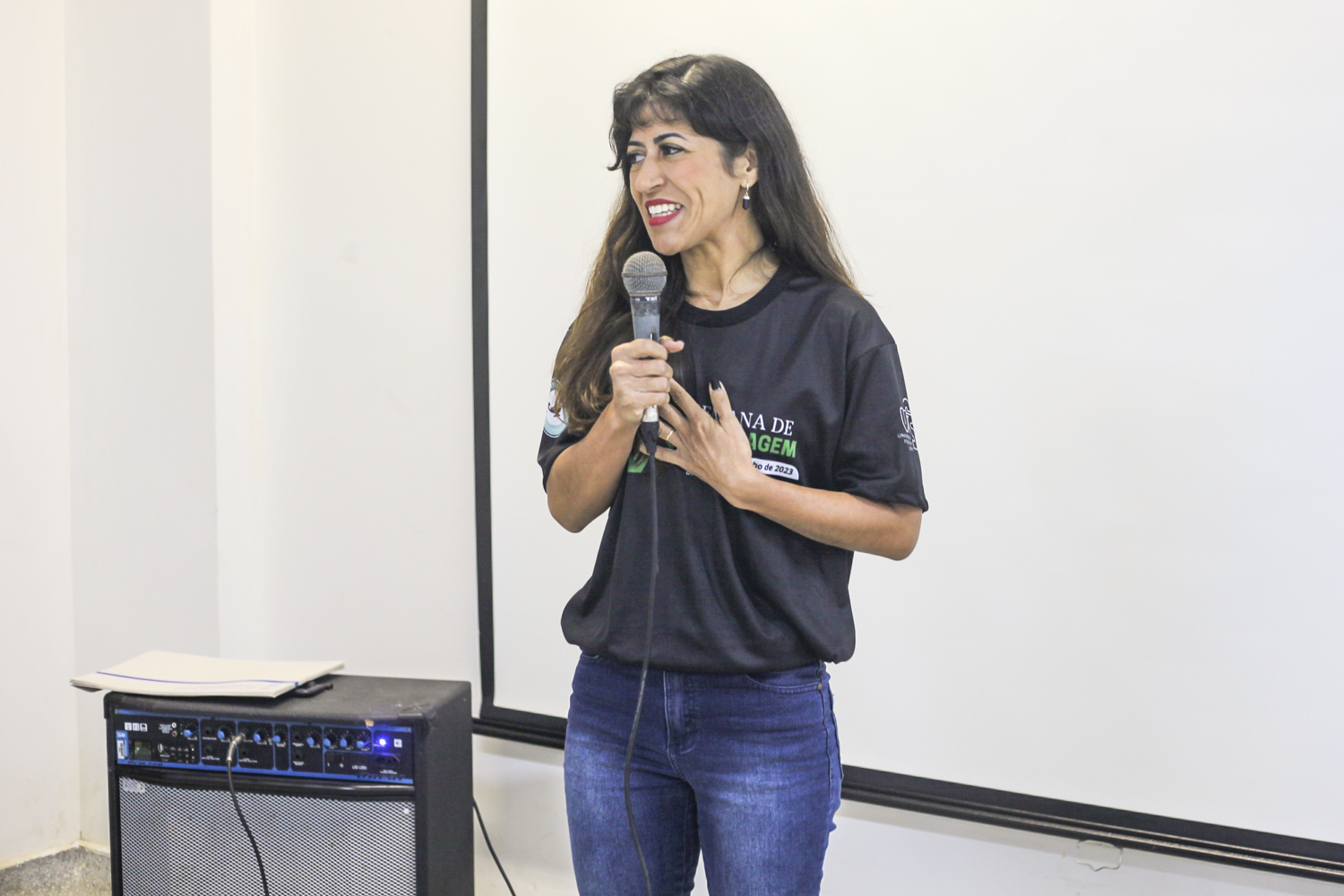 Professora Karenine acredita que a organização do evento ajuda no desenvolvimento do trabalho em equipe 