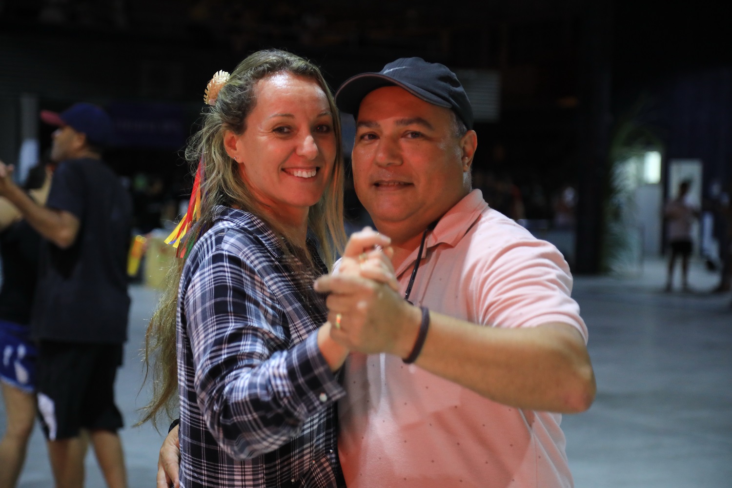 A pró-reitora de Extensão, Sueli Pereira, e o coordenador de Promoções Culturais e Esportivas, Randy Nascimento, aproveitaram o evento. (Foto: Adilson Andrade - Ascom UFS)