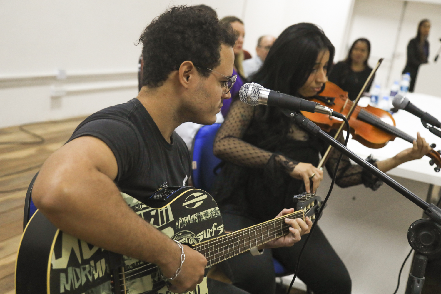 Apresentação musical animou o público durante a jornada. (foto: Adilson Andrade/Ascom UFS)