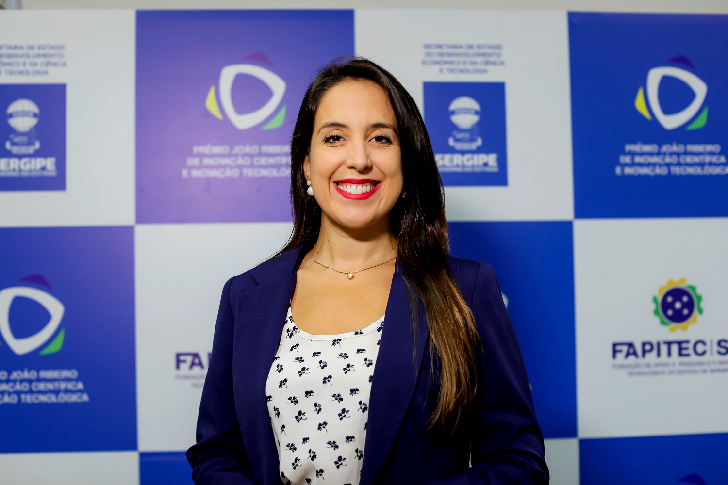 Diretora de Editoração, Comunicação Institucional e Produção Audiovisual da UFS, Maíra Bittencourt, também prestigiou a premiação. (foto: Schirlene Reis/Ascom UFS)