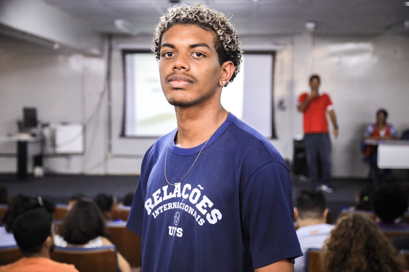 Victor Henrique Santos é aluno da graduação em Relações Internacionais. (Foto: Adilson Andrade - Ascom UFS)