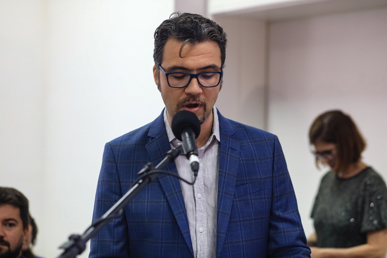 Professor Geraldo Campos discursou sobre o homenageado. (Foto: Adilson Andrade/AscomUFS)