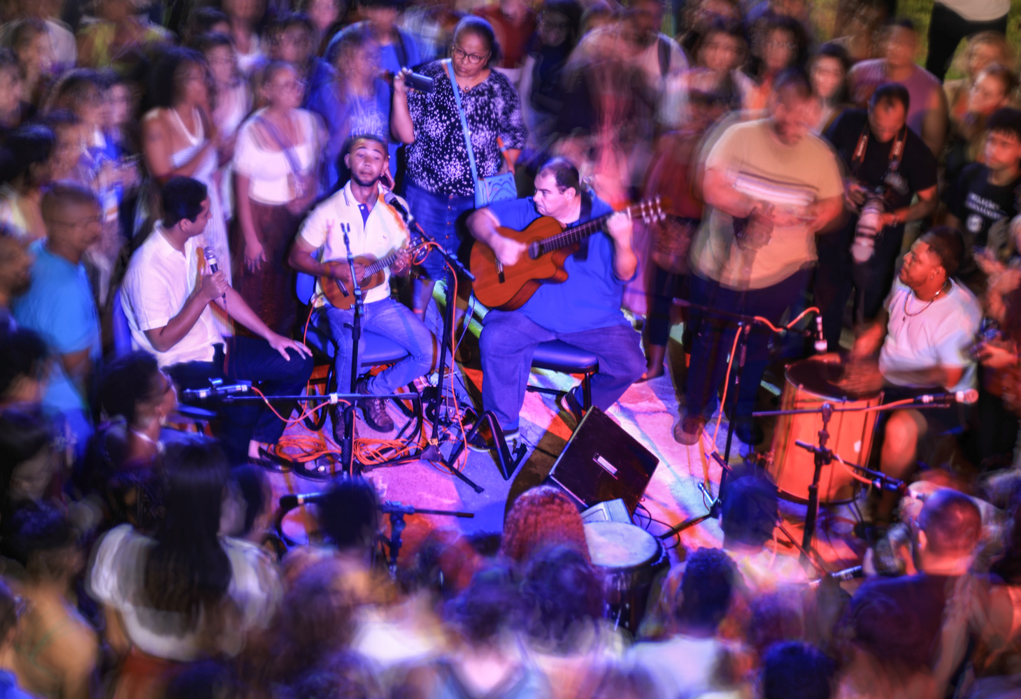 Noite terminou em roda de samba com a presença de Martinho da Vila. (Foto: Adilson Andrade/AscomUFS)