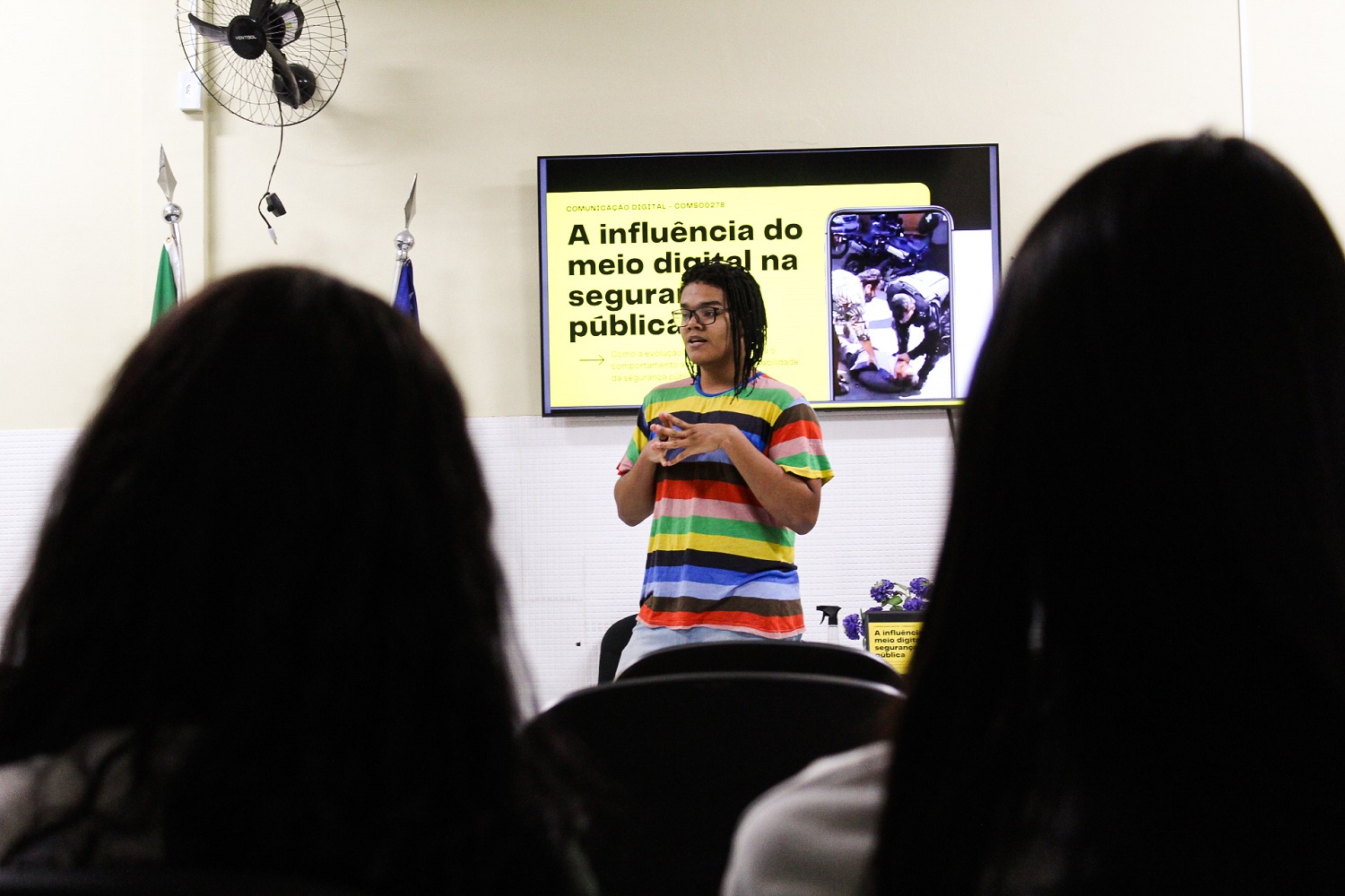"Comunica-se" leva para salas de aula do estado discussões trabalhadas na disciplina Comunicação Digital. (foto: Projeto Comunica-se)