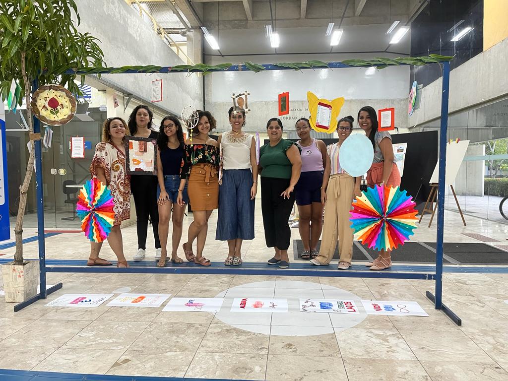 Parte da equipe organizadora da mostra artística. (foto: Arquivo pessoal)