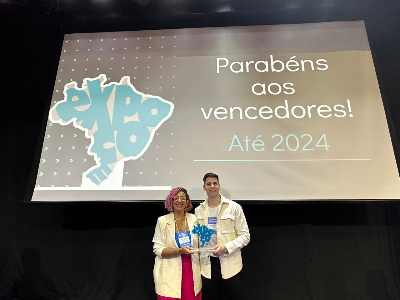 Luan Fernando e Natália Baêta durante a cerimônia de premiação. (foto: Arquivo pessoal)