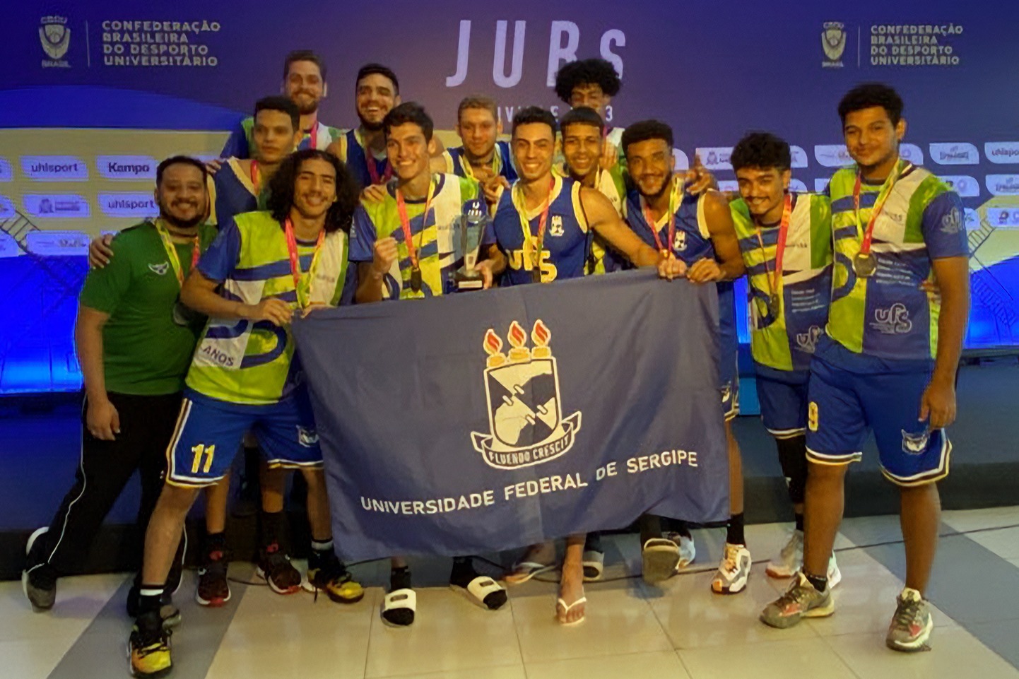 Equipe masculina de basquetebol conquistou medalha de prata. (foto: Arquivo pessoal)