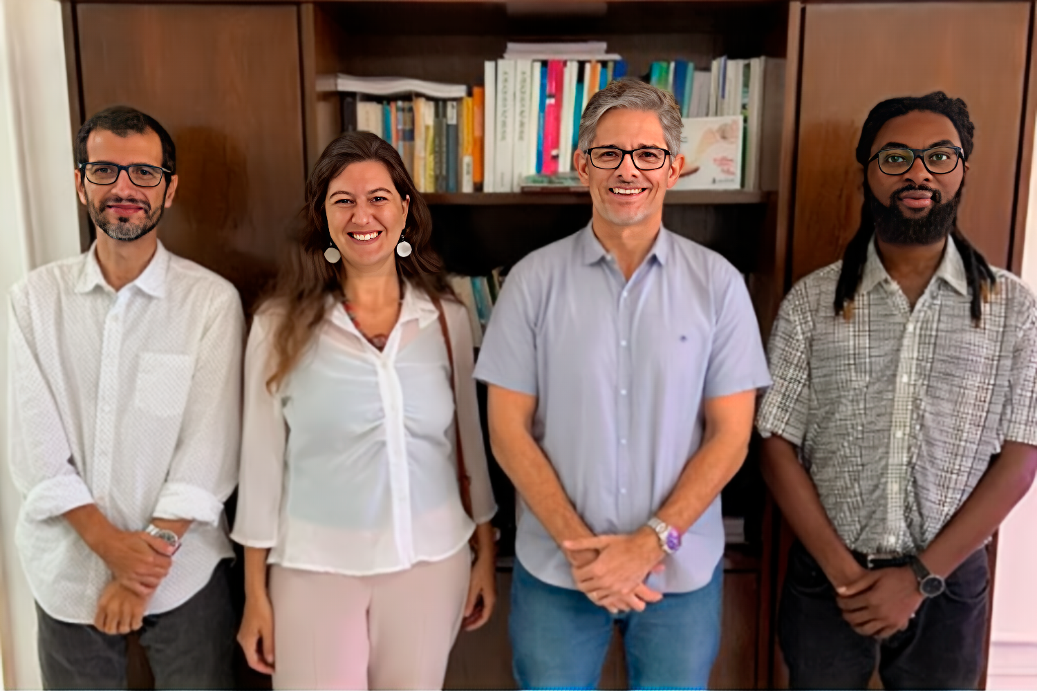 Mariana Bracks e Dulcídio Cossa (dir) em recepção da Posgrap. (foto: arquivo pessoal)