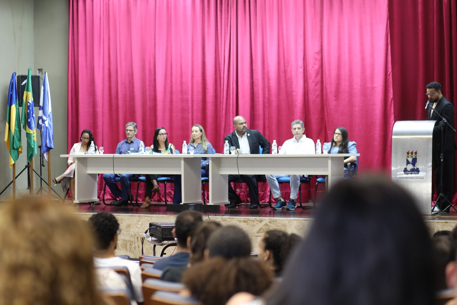 II Simpósio contou com mesa de abertura. (Foto: Matheus Martins/Ascom UFS)