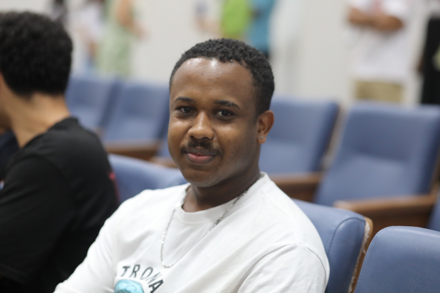 Estudante do curso de Biologia, Felipe Santos se interessou pelo tema do evento. (Foto: Thaisy Santa Rosa/Ascom UFS)