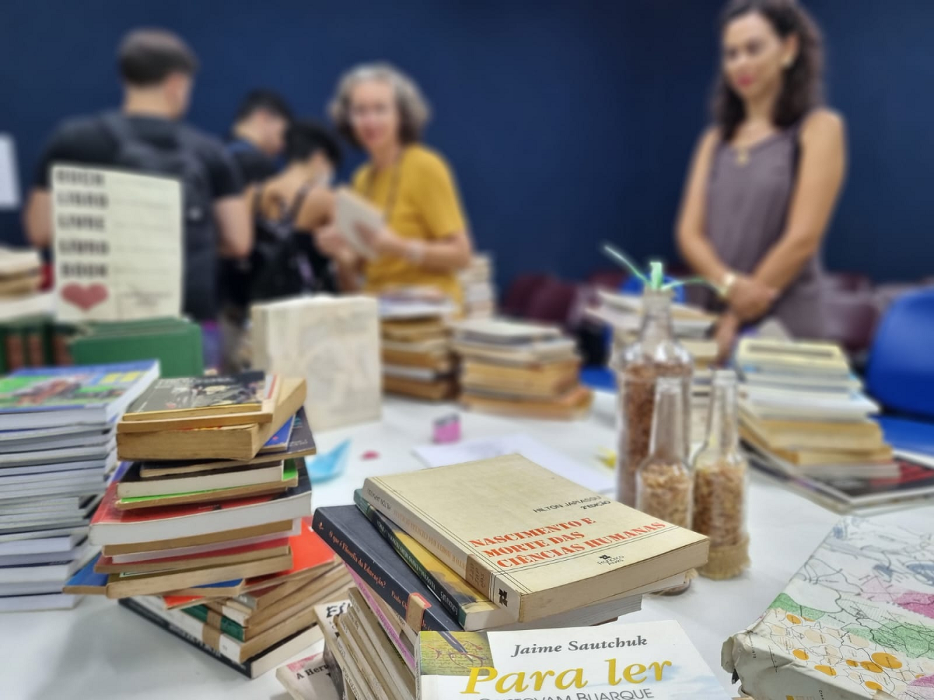 Troca-troca de livros teve a finalidade de promover práticas de leituras. (foto: Arquivo pessoal)