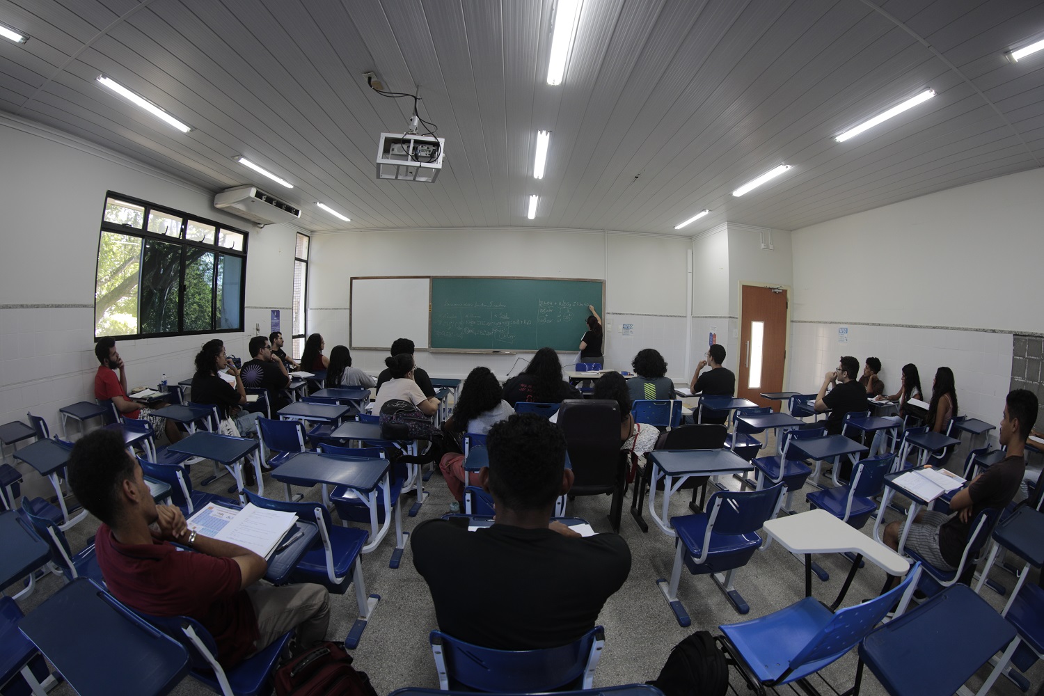 Departamento de Química realiza primeiro curso de nivelamento dessa área na UFS.  (foto: Janaína Cavalcante/Ascom UFS)