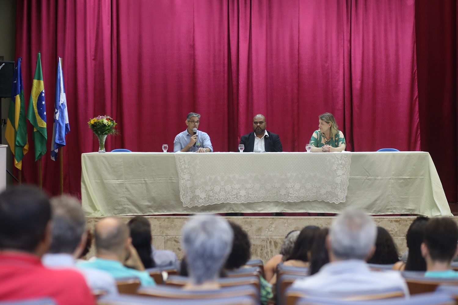 Mesa de abertura do evento. (foto: Thaisy Santa Rosa/Ascom UFS)