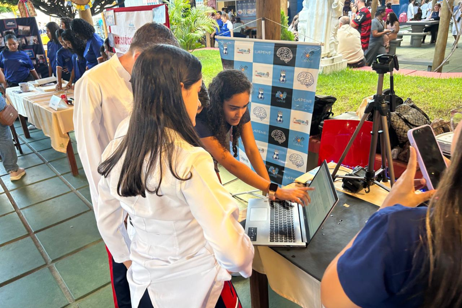 Stand do Laboratório de Pesquisas em Neurociências da UFS. (foto: Arquivo pessoal)