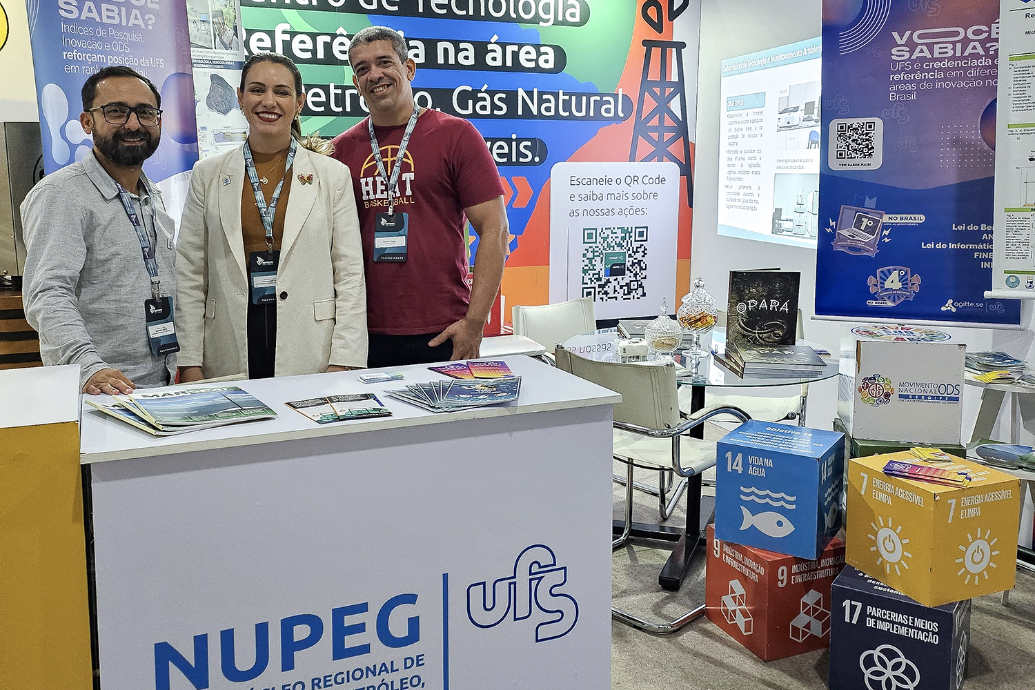 Oito professores, três técnicos administrativos e mais de 30 alunos representaram o stand da UFS. (foto: Arquivo pessoal)