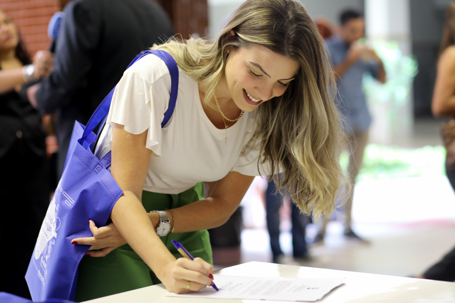 Gabriele Previtalio é uma das TAEs empossadas na UFS. (Foto: Schirlene Reis/Ascom UFS)
