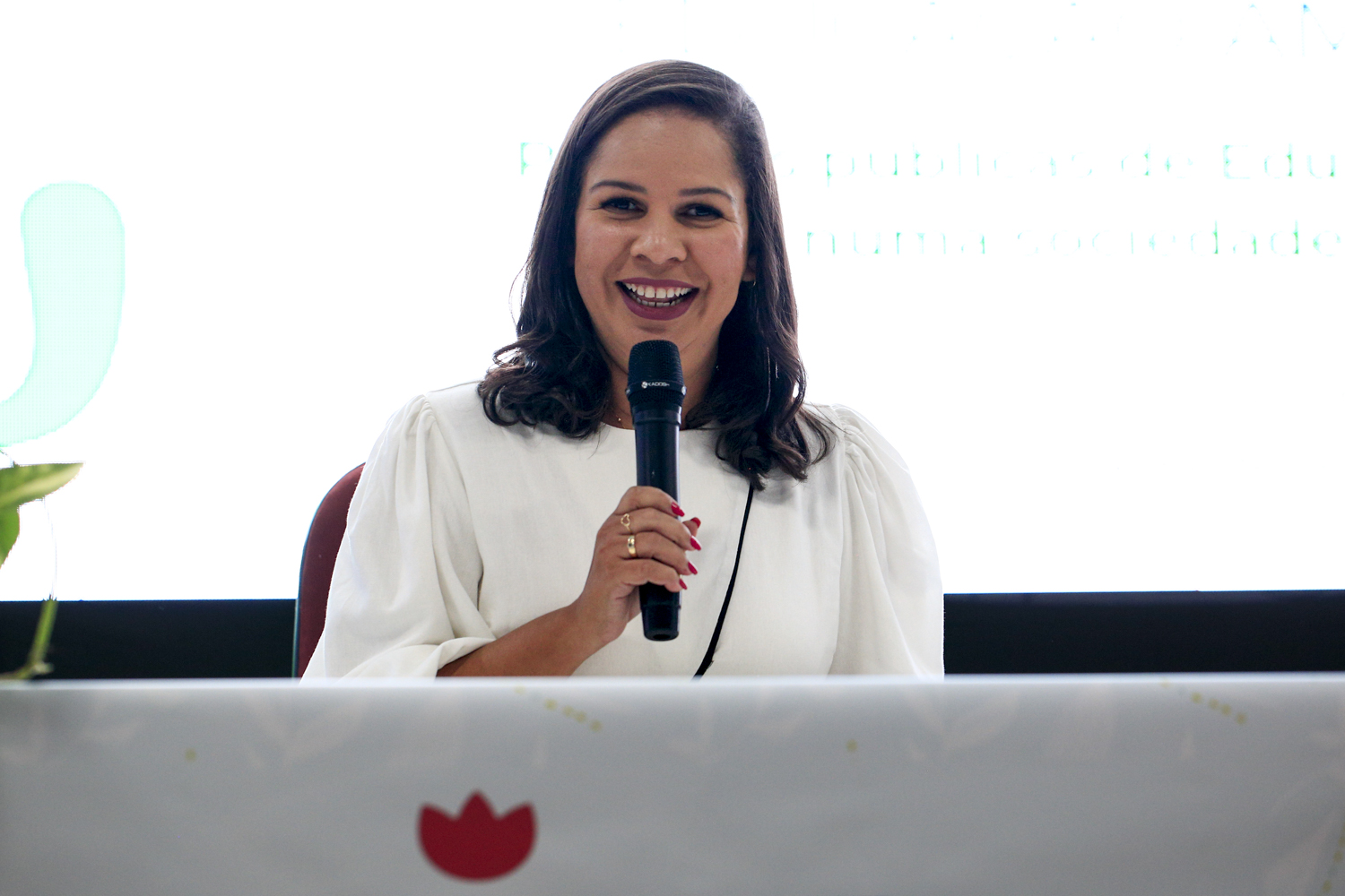 Aline Nepomuceno é professora do Departamento de Biologia da UFS e coordenadora do evento. (Foto: Adilson Andrade/Ascom UFS)