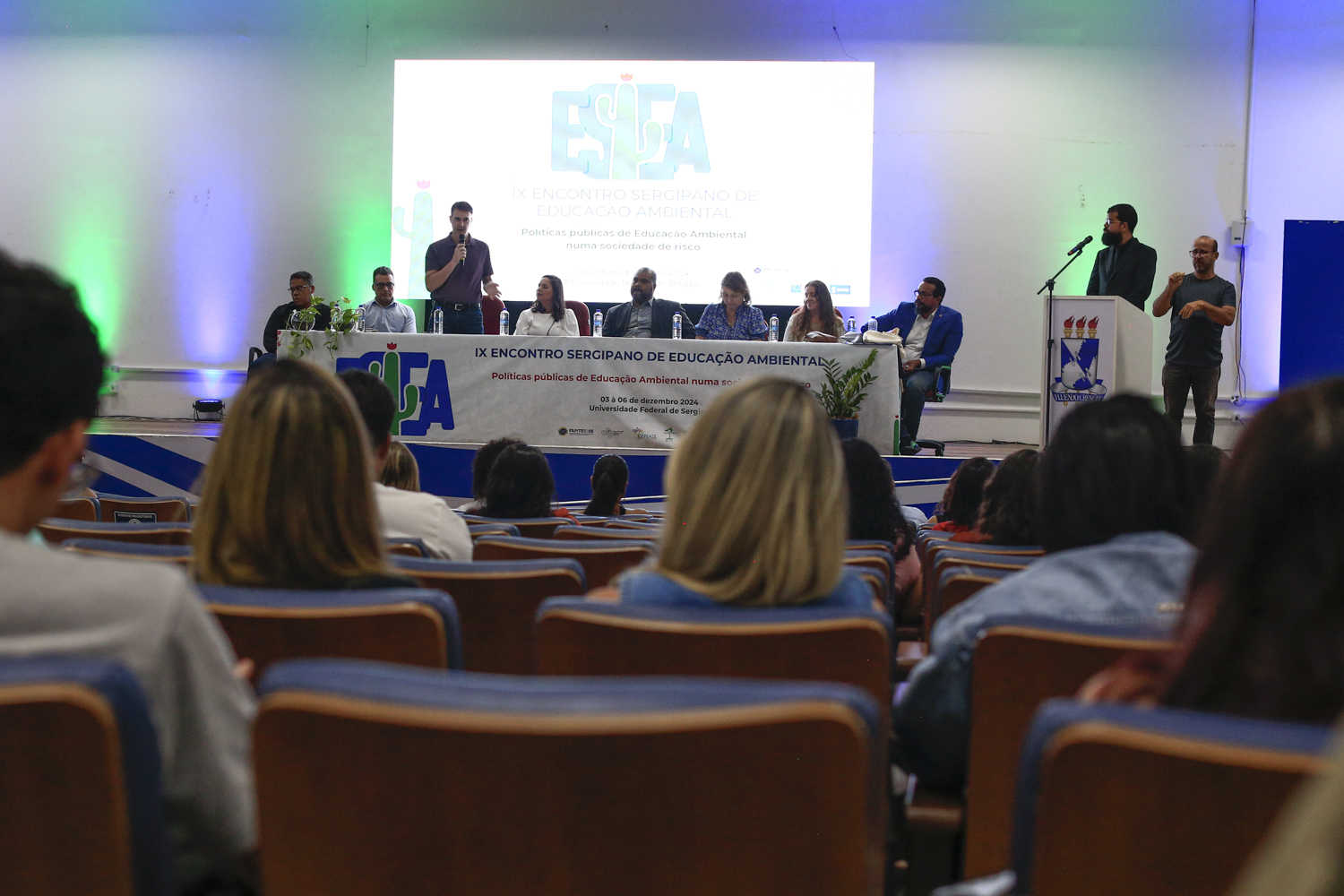 Conferência de abertura foi realizada no auditório da Didática 7. (Foto: Adilson Andrade/Ascom UFS)