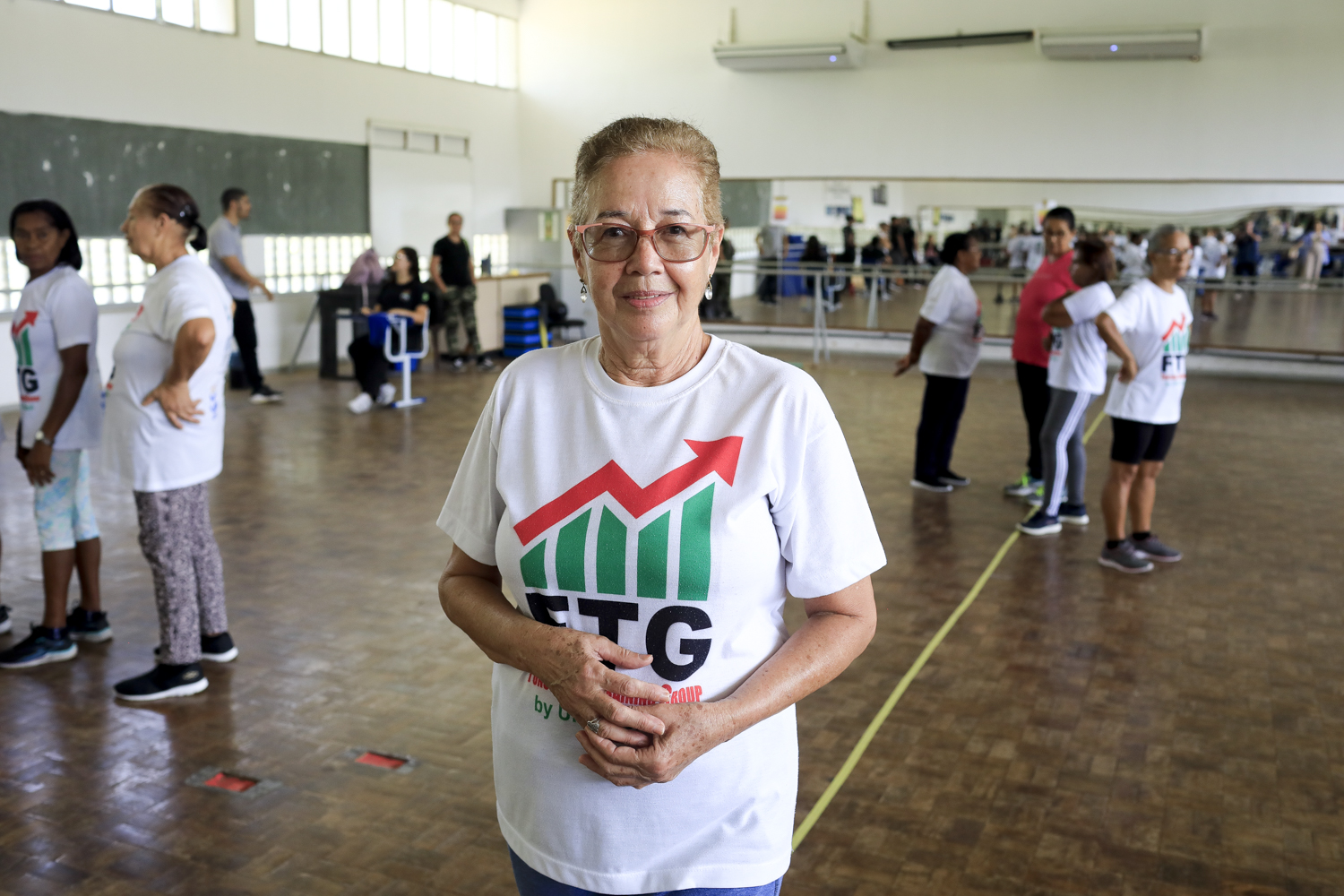 Glaucia Maria Lima, costureira aposentada, é uma das participantes do "Viver Mais" (Foto: Adilson Andrade/Ascom UFS)