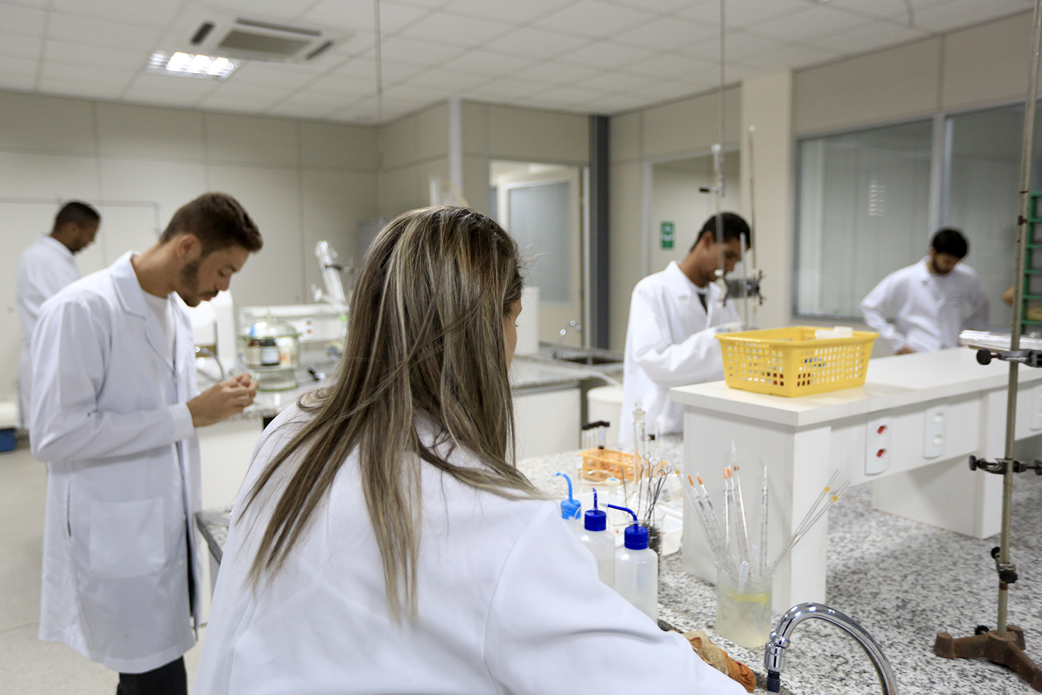 O edital reforça a importância da instituição na capacitação de profissionais em setores estratégicos (Foto: Adilson Andrade/Ascom UFS)