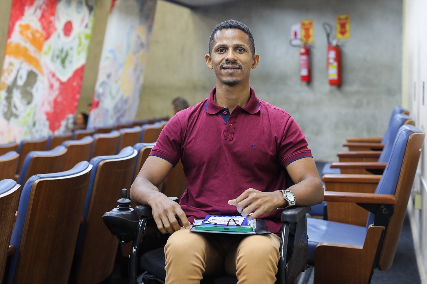 Estudante Carlos César dos Santos pontua a importância dos debates sobre acessibilidade (Foto: Elisa Lemos/Ascom UFS)