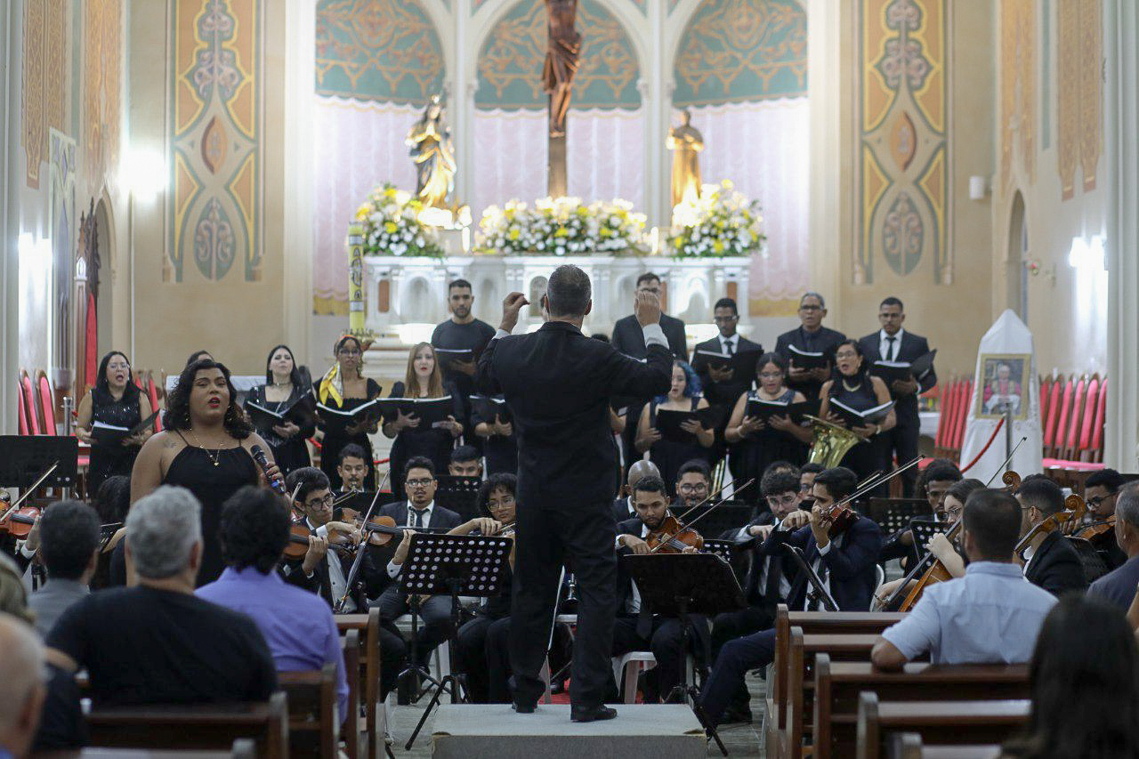 Orquestra e coro da UFS celebram os 57 anos da universidade com apresentação na Catedral de Aracaju (Foto: Elisa Lemos/Ascom UFS)