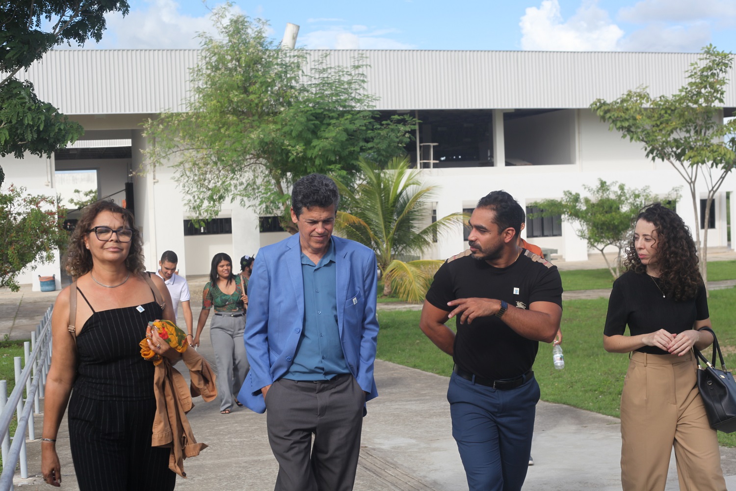  Pró-Reitora Josefa Lisboa, reitor André Maurício Conceição, diretor Makson Oliveira e chefe do curso de Enfermagem, Katty Anne Amador, no campus Lagarto (Ana Laura Farias/Campus Lagarto)