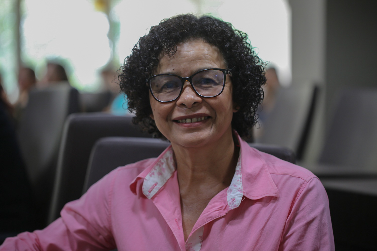 Médica veterinária e vice-presidente da ONG Amigos dos Animais de Sergipe, Mirian Guedes (Foto: Janaína Cavalcante/Ascom UFS)