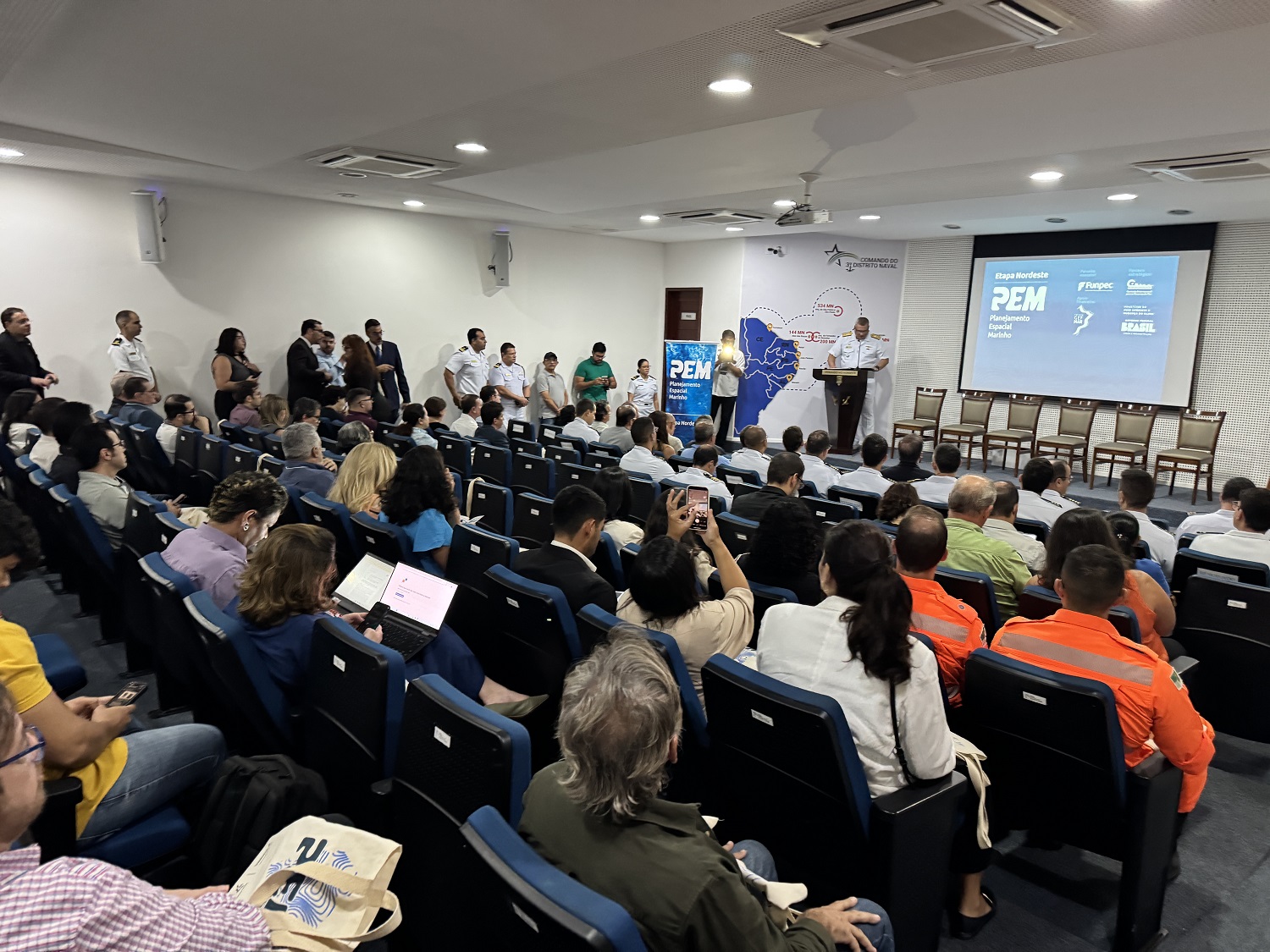 PEM visa mapear os diferentes usos do oceano para potencializar a proteção e o uso sustentável de recursos em ambientes costeiros e marinhos, de acordo com as características e necessidades locais (Foto: Eduardo Lacerda/divulgação PEM)