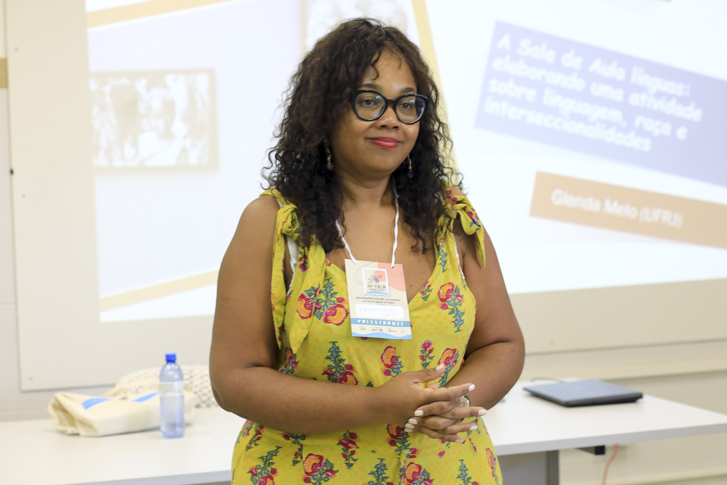 Glenda Melo é professora da UFRJ e ministrou a oficina (Foto: Adilson Andrade/Ascom UFS)