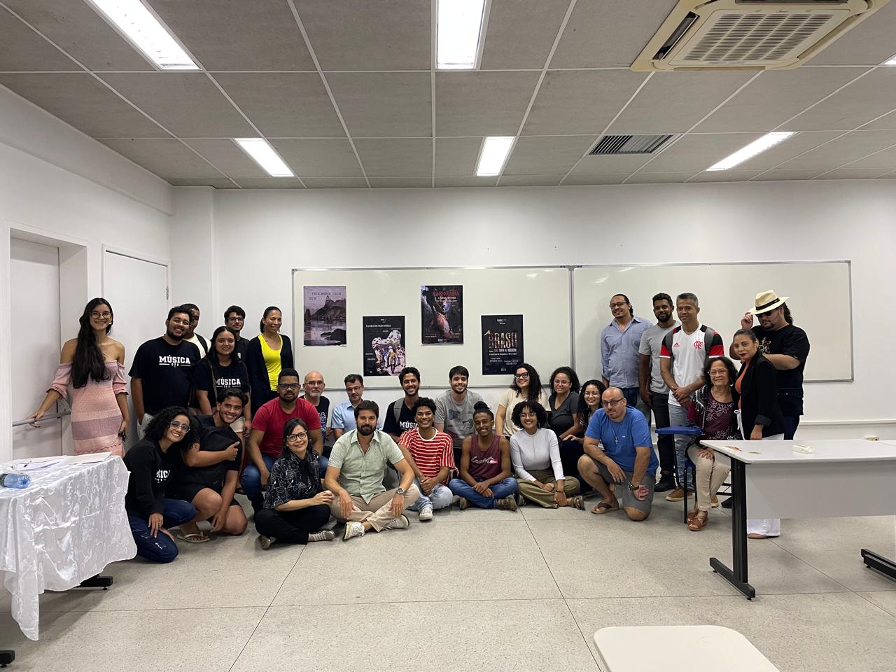 Discente Shéron Morales e professor João Liberato em evento no DMU UFS (Foto: Arquivo pessoal)