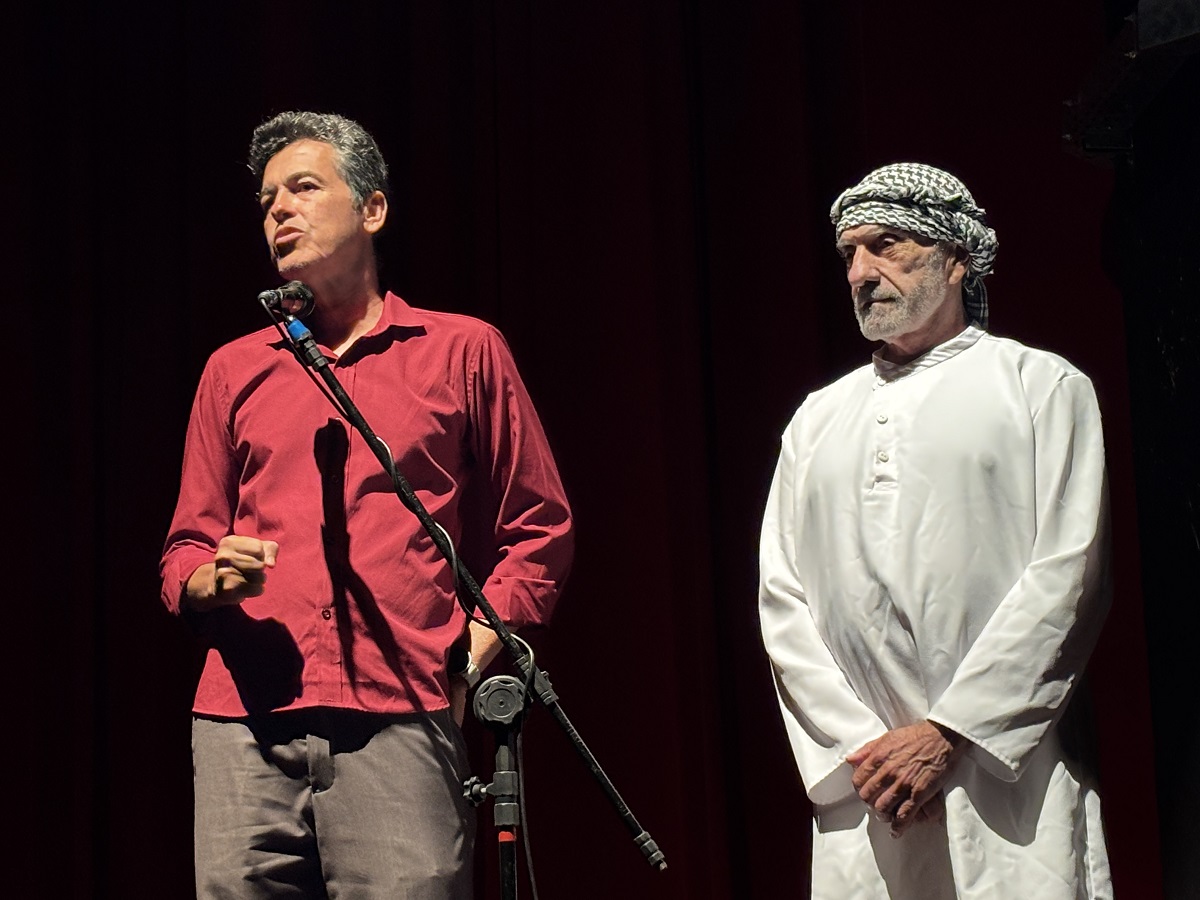 Reitor André Maurício e professor Marcelo Moacyr durante a abertura do evento (Foto: Taís Dórea)