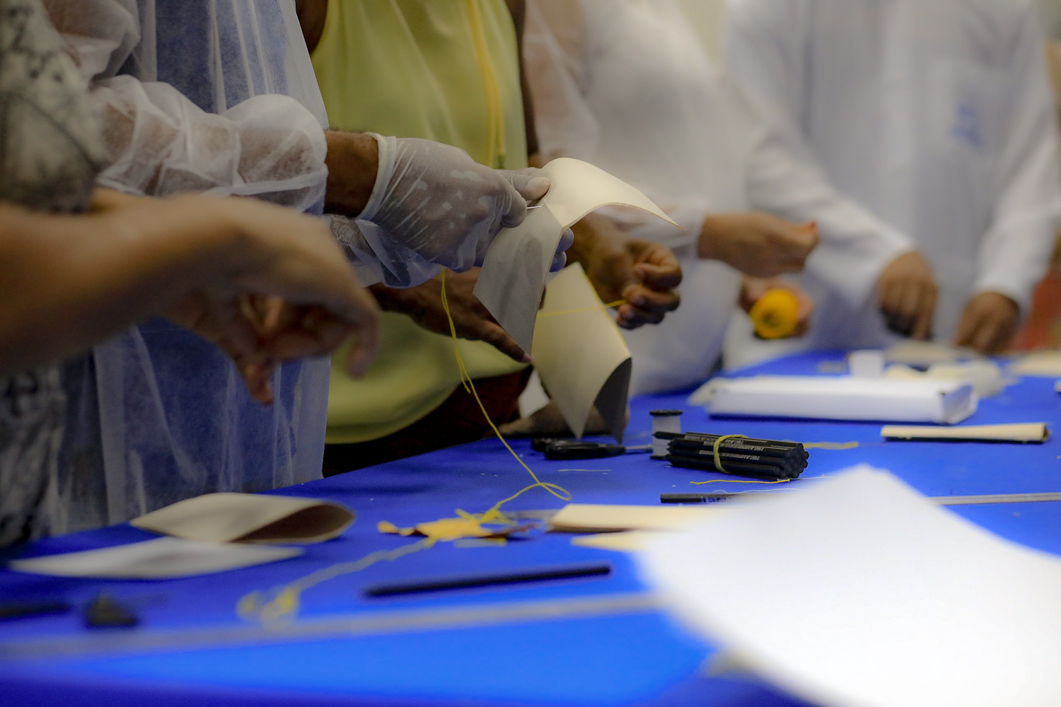 Minicurso tratou sobre conservação de fotografias, livros e documentos (Foto: Elisa Lemos/Ascom UFS)