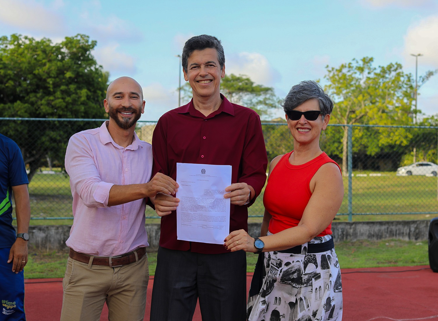 Professor Raphael Souza (Copre/UFS), reitor André Maurício e vice-reitora Silvana Bretas (Foto: Janaína Cavalcante/Ascom UFS)